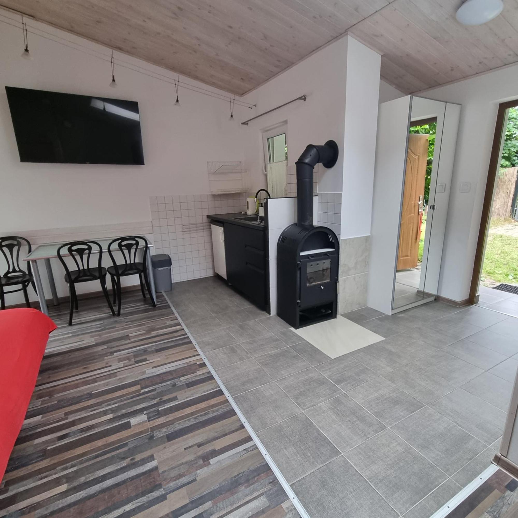 Pokoje I Apartamenty Przy Sosnowej Поддомбе Экстерьер фото